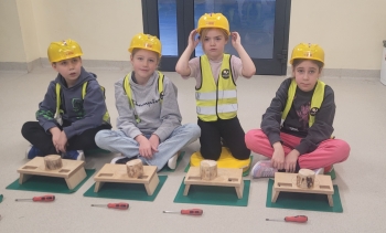 na warsztatach  stolarskich