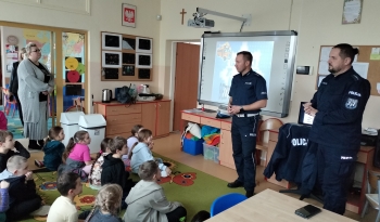 bezpieczne ferie- spotkanie z policjantem
