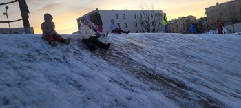 zimowe zabawy na śniegu 