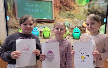 Uczennice z żuczkami 