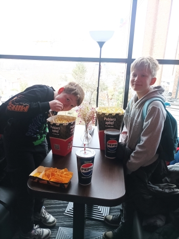 w oczekiwaniu na seans