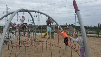 bawimy się na placu zabaw