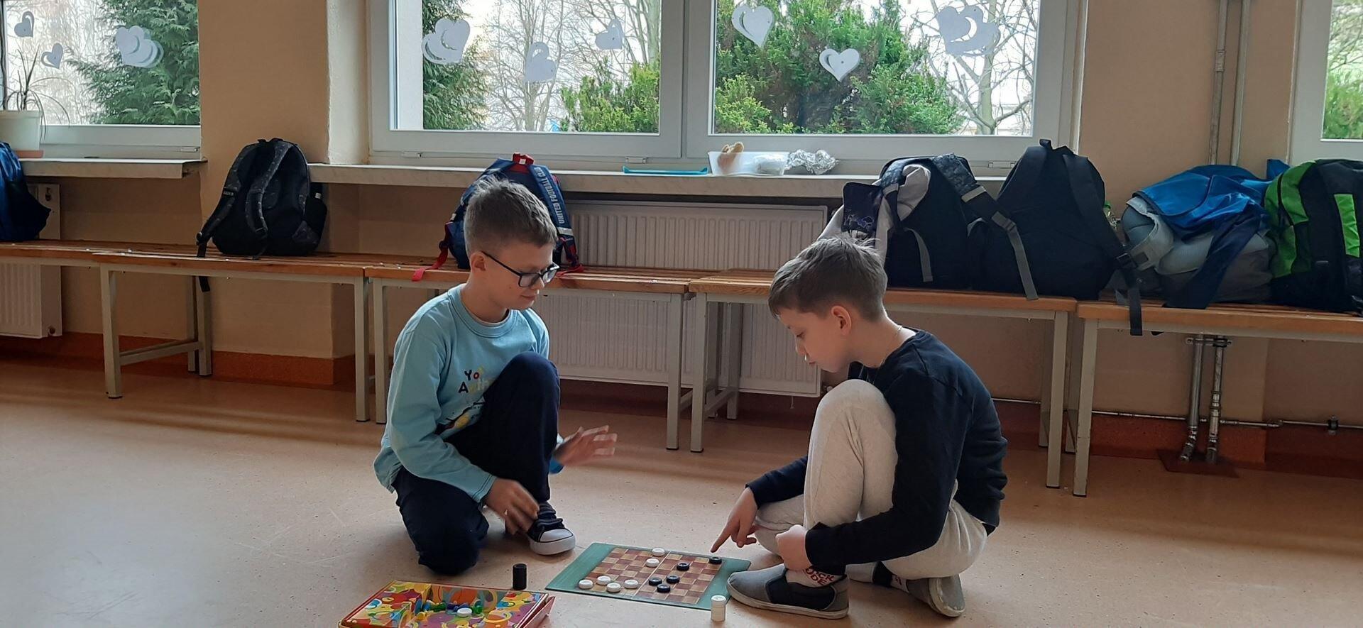 Szkoła Podstawowa Nr 2 Pruszcz Gdański KLASOWE ROZGRYWKI W WARCABY - Szkoła Podstawowa nr 2 w Pruszczu Gdańskim