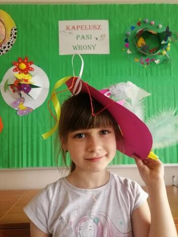 Dziewczynka z kapeluszem