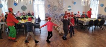 Zabawy taneczne z Elfami i Mikołajową 