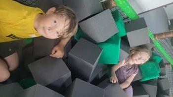 Dzieciaki w piankach 