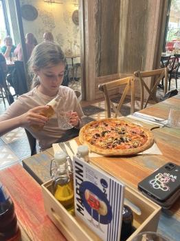 klasowe wyjście do pizzeri