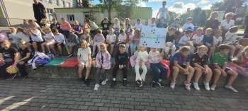 Uczniowie na trybunach 