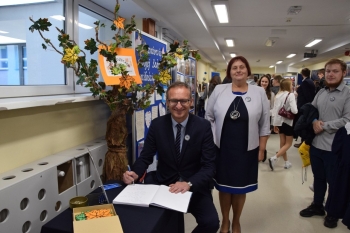 il20251017_944876395_xlarge