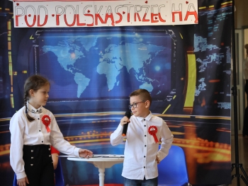 Dziennikarka i uczeń 