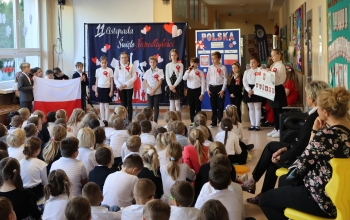 Uczniowie klasy 3a podczas przedstawienia 