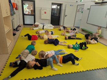 PXL_20251106_124138570.MP~2