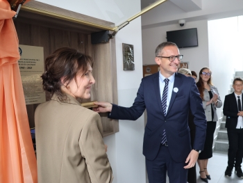 11.Umieszczenie Kapsuły w gablocie.JPG