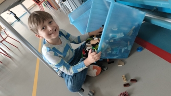 uśmiechnięty uczeń