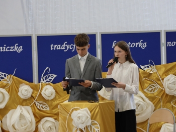 12.Prowadzący uczniowie.JPG