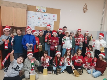 Mikołajki- zdjęcie klasowe