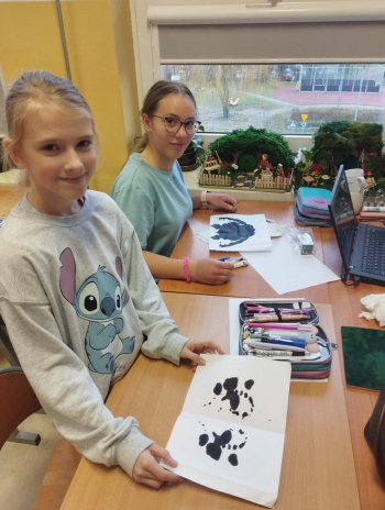 dzieci robią kleksy5