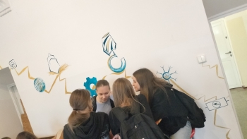 w kawiarence szkolnej