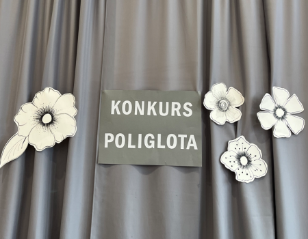 Nasze Uczennice w etapie powiatowym POLIGLOTY