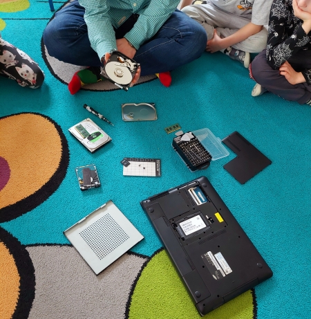 Odwiedziny Taty Rocha - przybliżenie zawodu INFORMATYKA