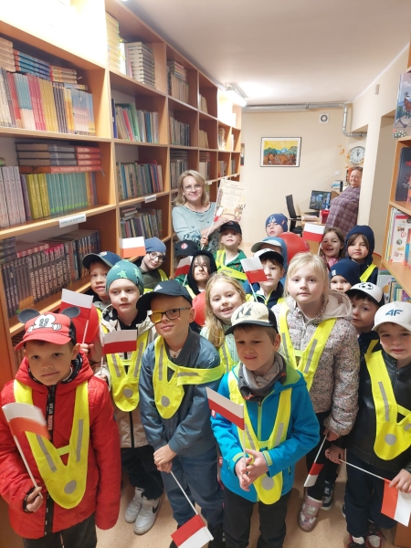Życzenia od Oddziałów Przedszkolnych z okazji Dnia Bibliotekarza.