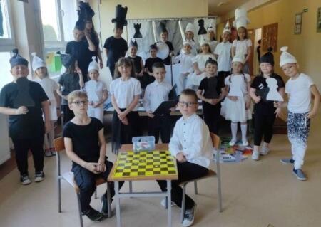 Edukacja przez szachy w szkole w klasie 2B