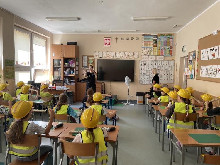 Szkoła Podstawowa Nr 2 Pruszcz Gdański Warsztaty stolarskie - Szkoła Podstawowa nr 2 w Pruszczu Gdańskim