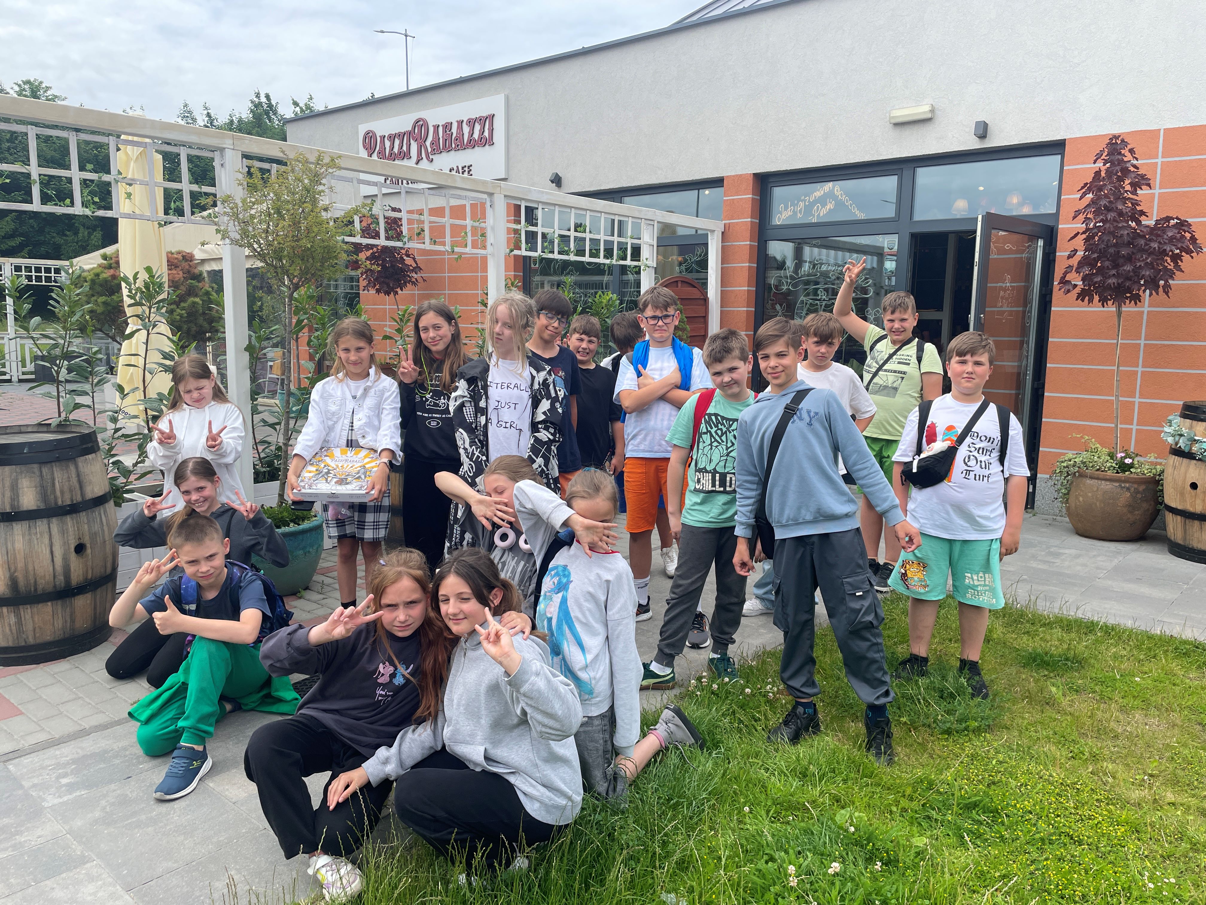 Pyszna integracja – wycieczka klasy 4e do pizzerii