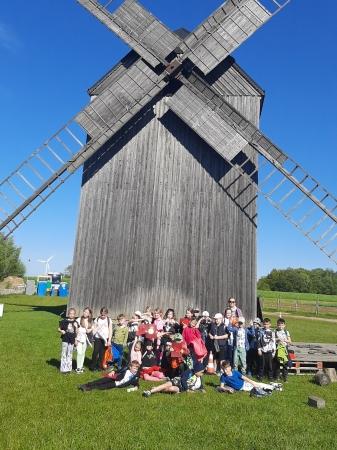 Wycieczka do „Zagrody u Młynarza” w Mokrym Dworze