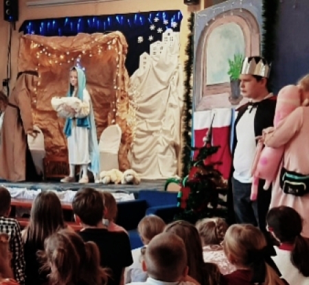 ŚWIĄTECZNE JASEŁKA KLASY 3B