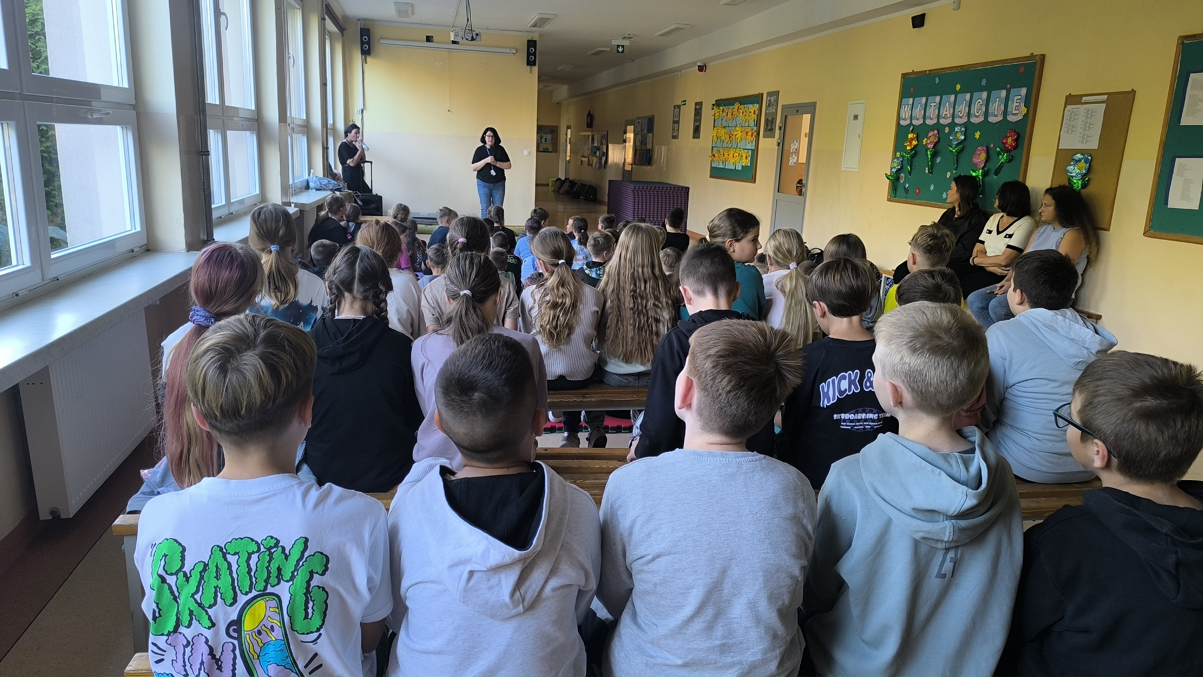Spotkanie uczniów klas czwartych z przedstawicielkami Domu Hospicyjnego