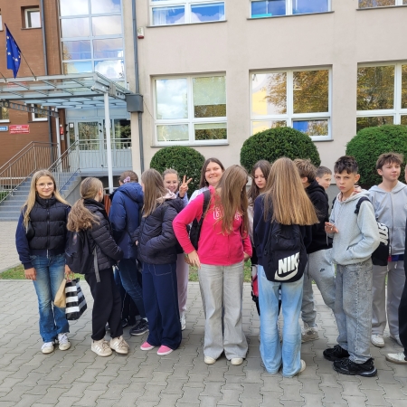 Wycieczka klasy 7a do kina z okazji Dnia Chłopaka.