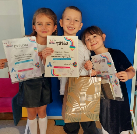 Osiągnięcia Szymka, Julki i Kornelki w Ogólnopolskim Konkursie ,,Sensoryczna Zabawka,, 