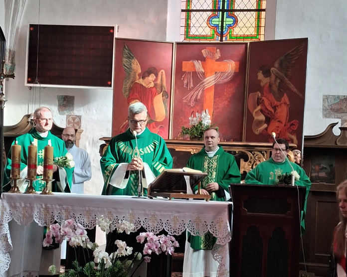 Uroczysta Msza Święta z okazji Jubileuszu 80-lecia Szkoły